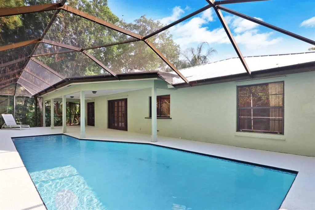 Photo of 18618 Lake Bend Drive