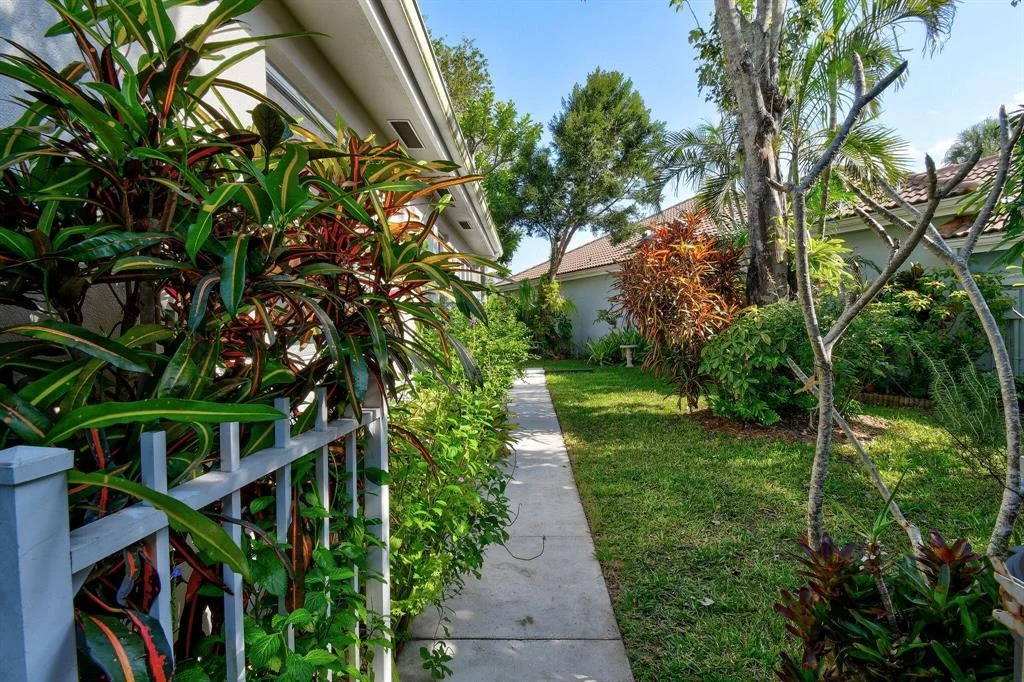 Photo of 187 S Hampton Drive