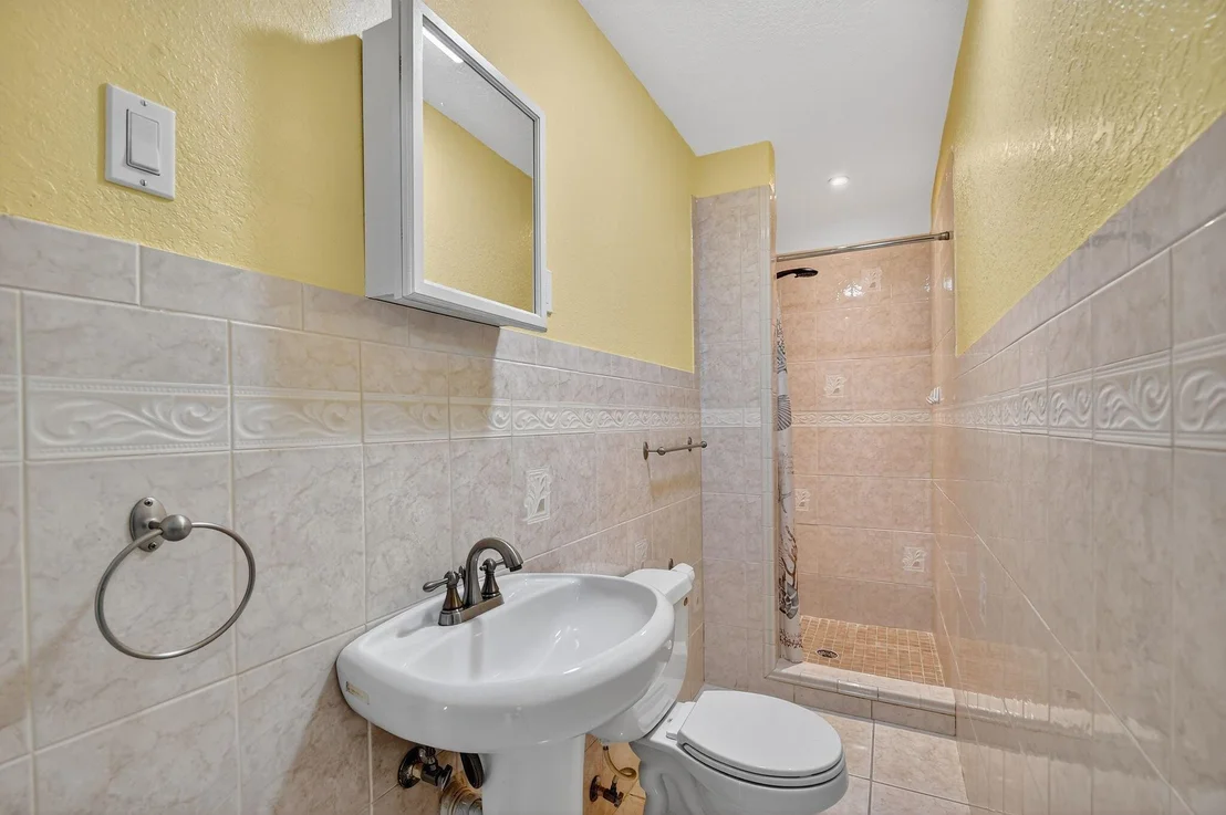 Photo of 1035 Soelca Drive