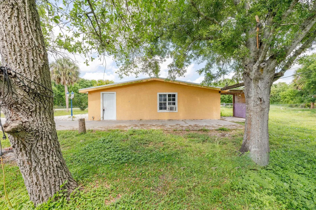 Photo of 3670 NW 27th Avenue