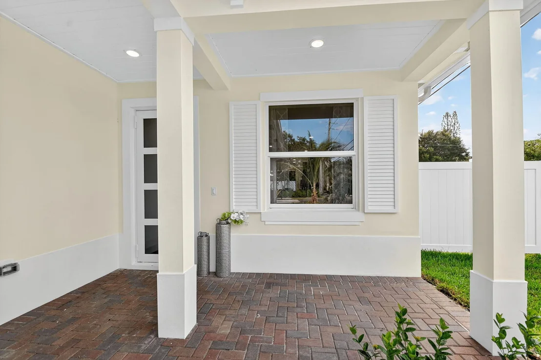 Photo of 601 N Loxahatchee Drive