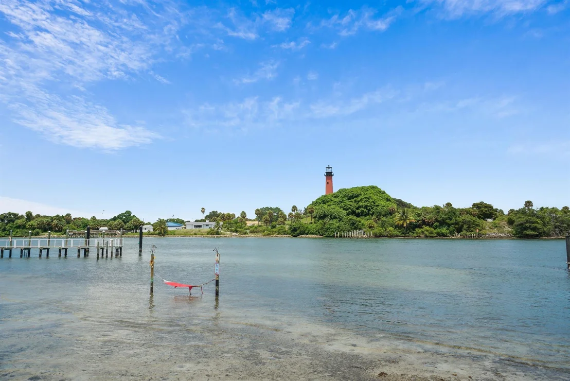 Photo of 400 Mangrove Point