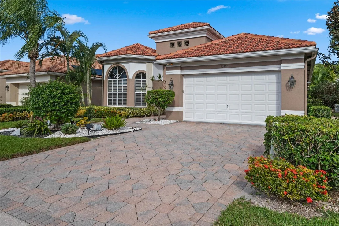Photo of 10463 Laurel Estates Lane