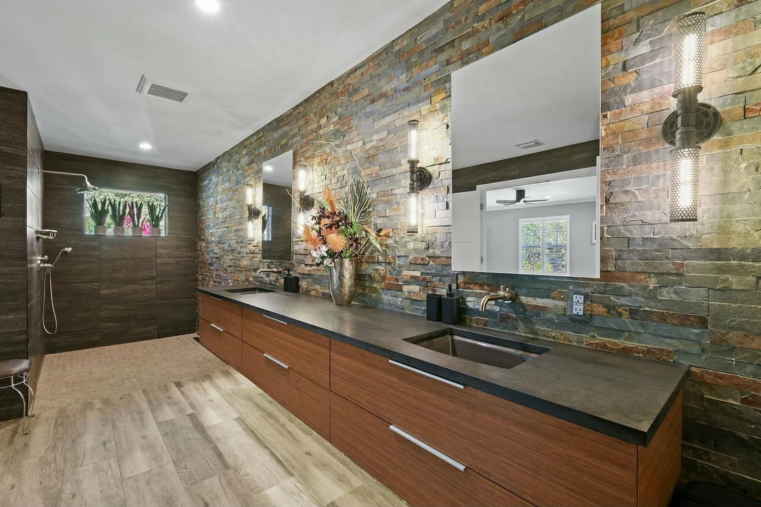 Photo of 801 N Anchorage Drive