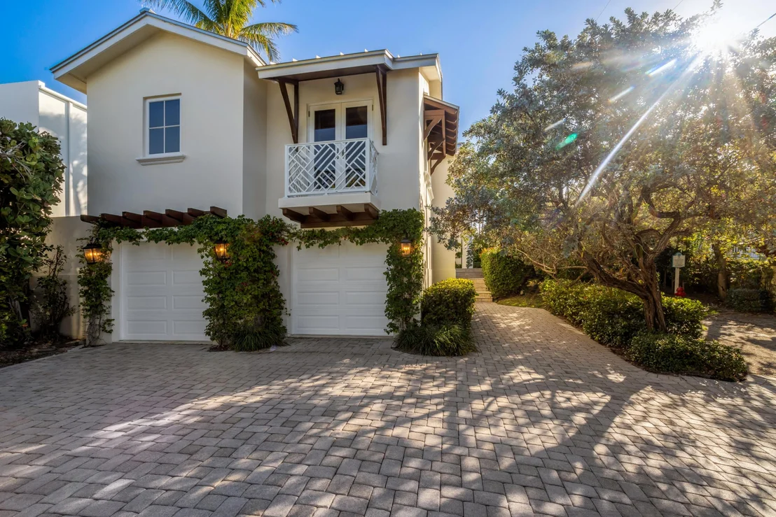 Photo of 6201 N Ocean Boulevard