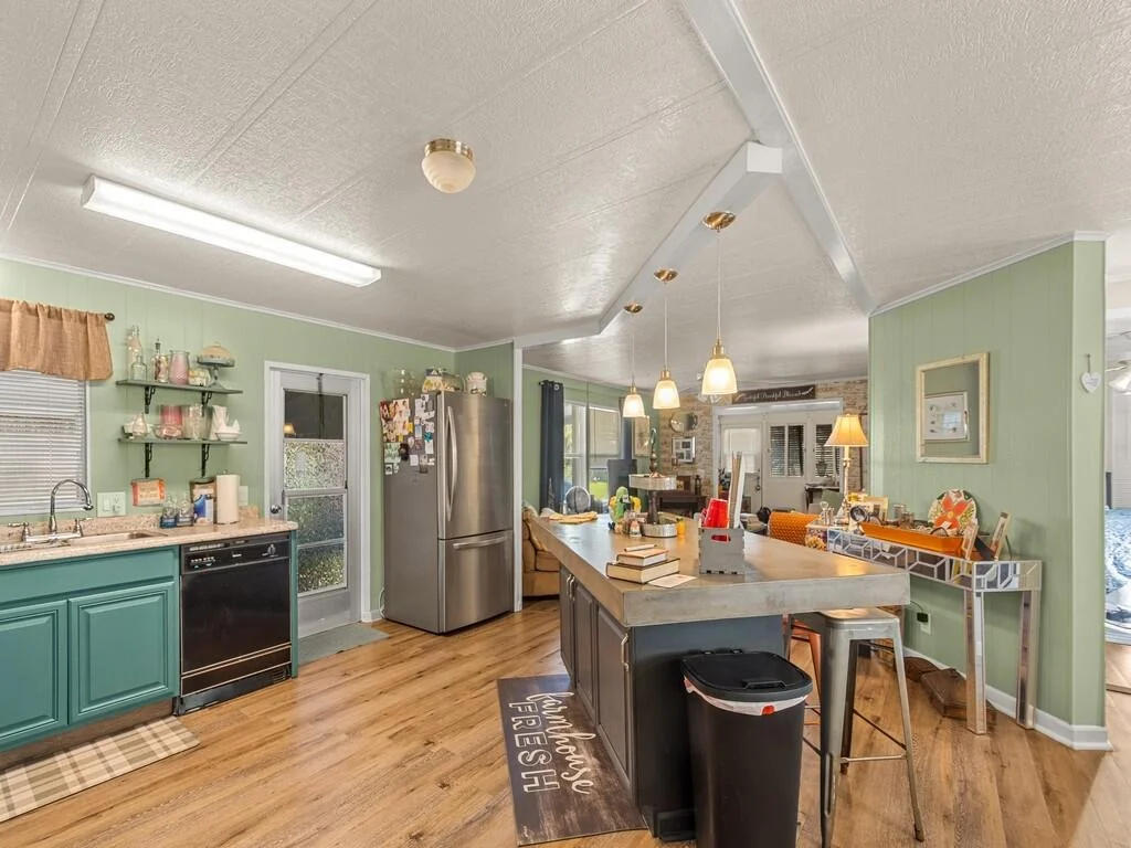 Photo of 385 NE Jade Circle