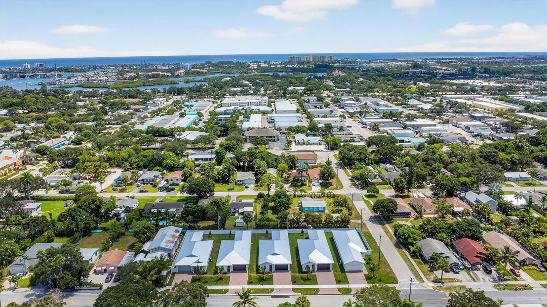 Photo of 609 N Loxahatchee Drive