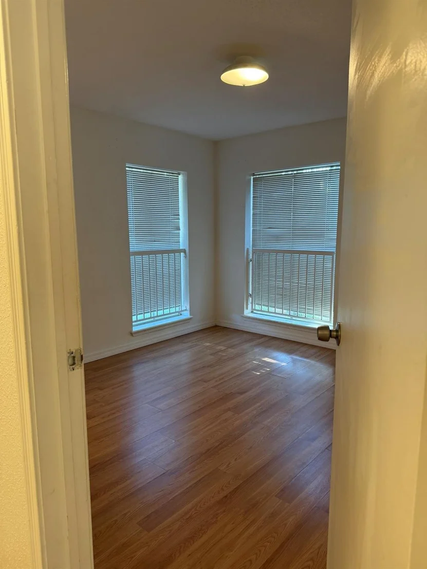 Photo of Unit 737 at 875 Riverside Drive
