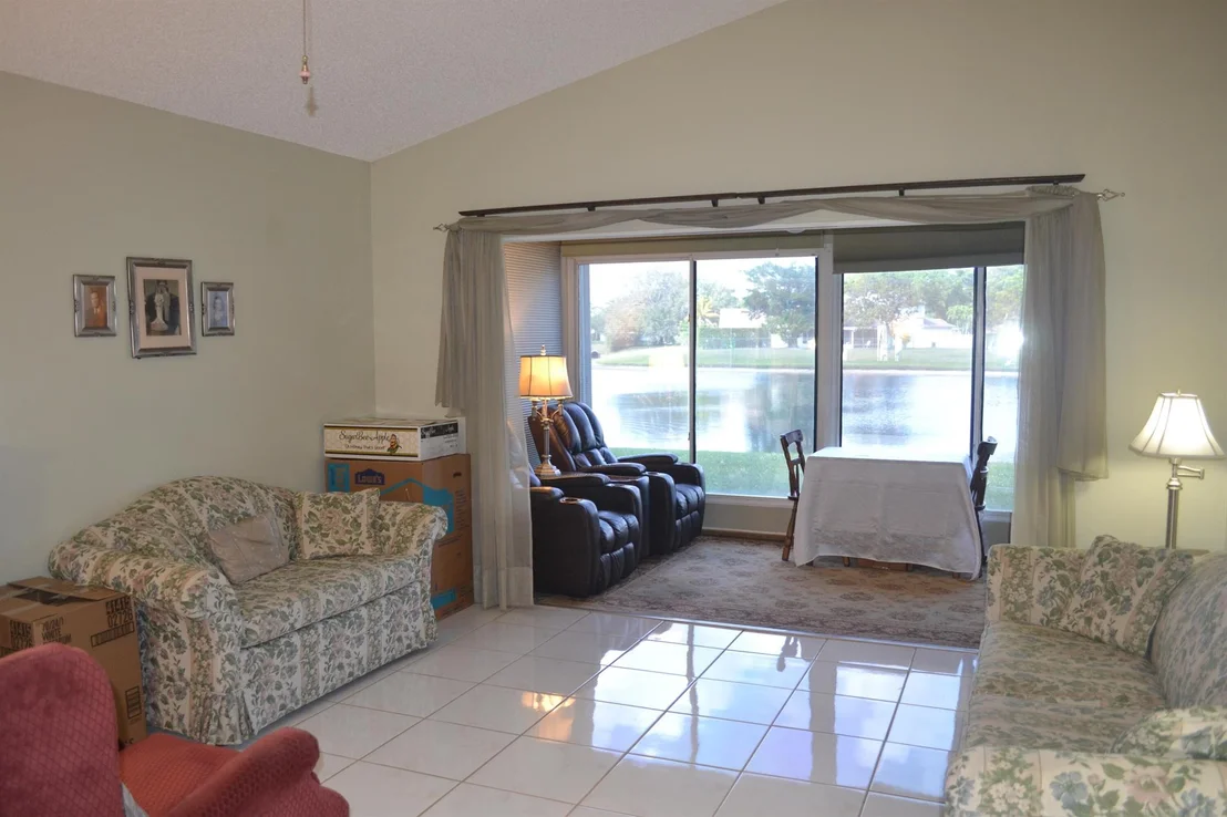 Photo of 4699 Lakeside Circle