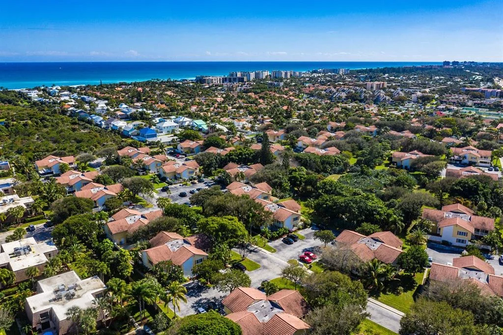 Photo of 242 Seabreeze Circle