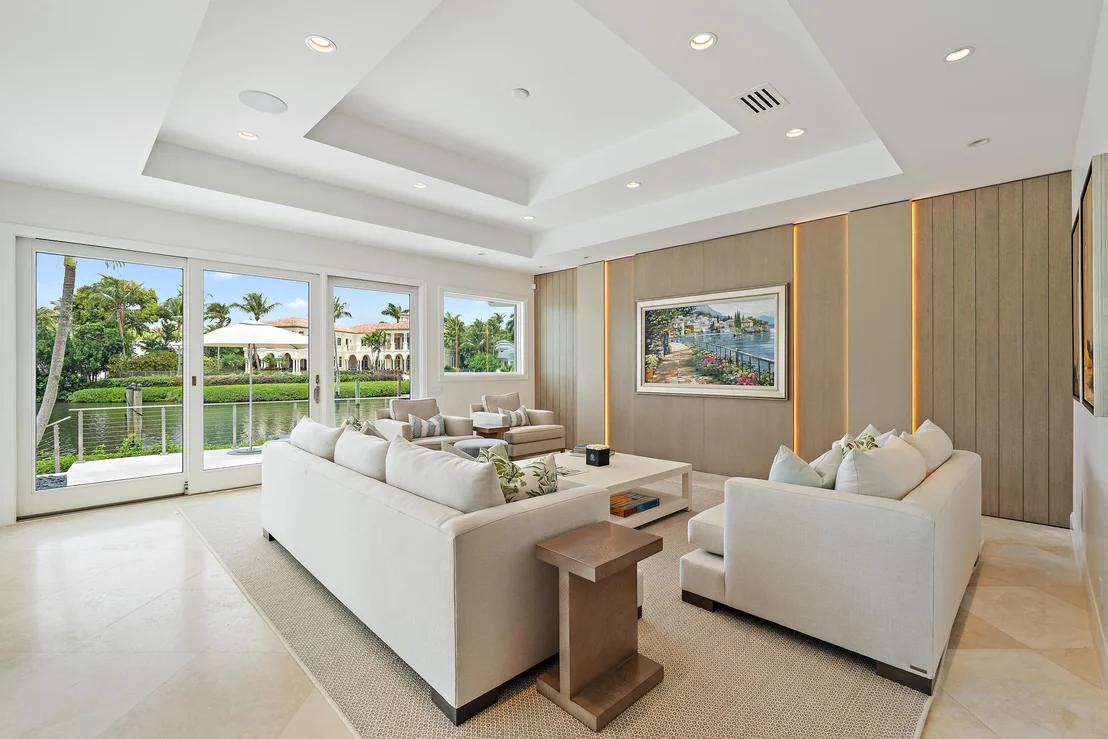 Photo of 121 Commodore Drive