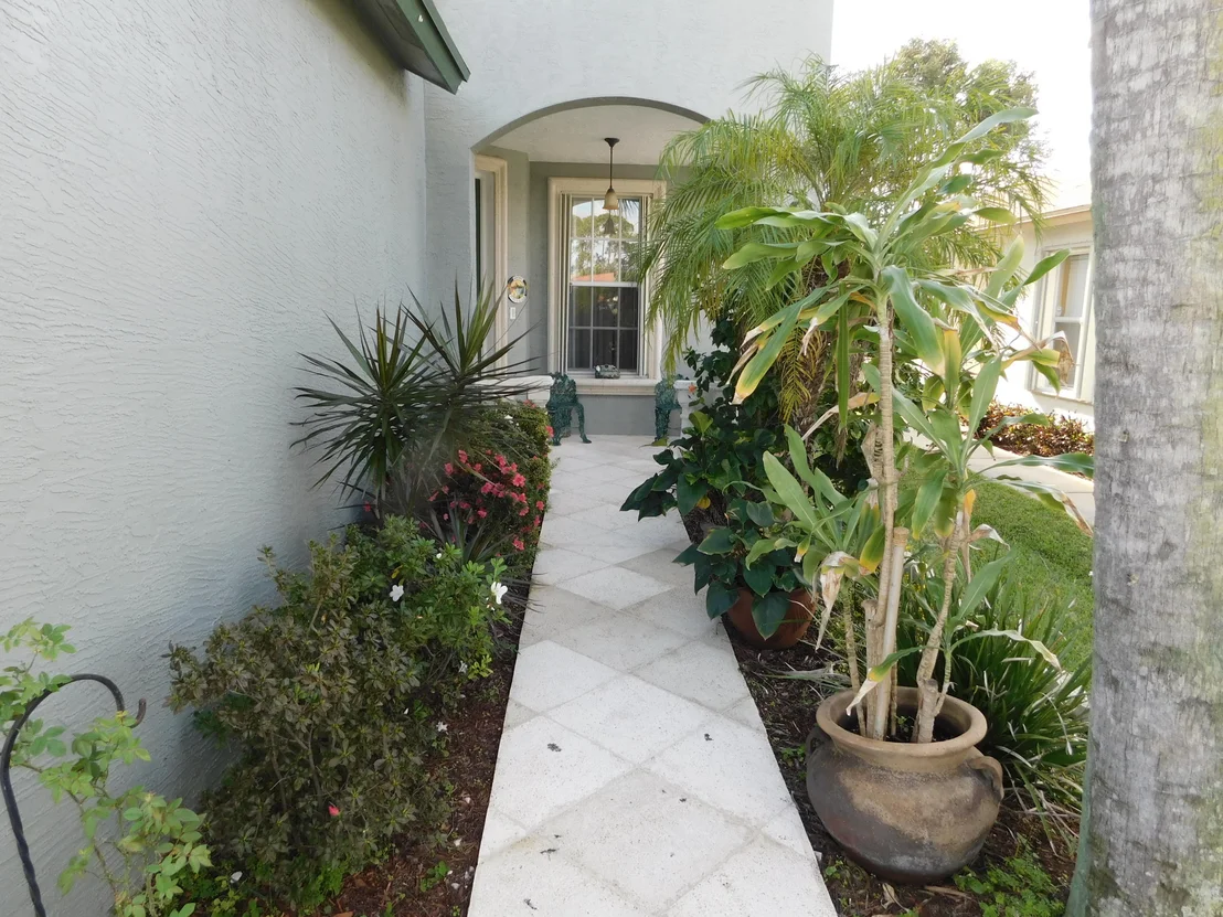 Photo of 5980 Azalea Cir