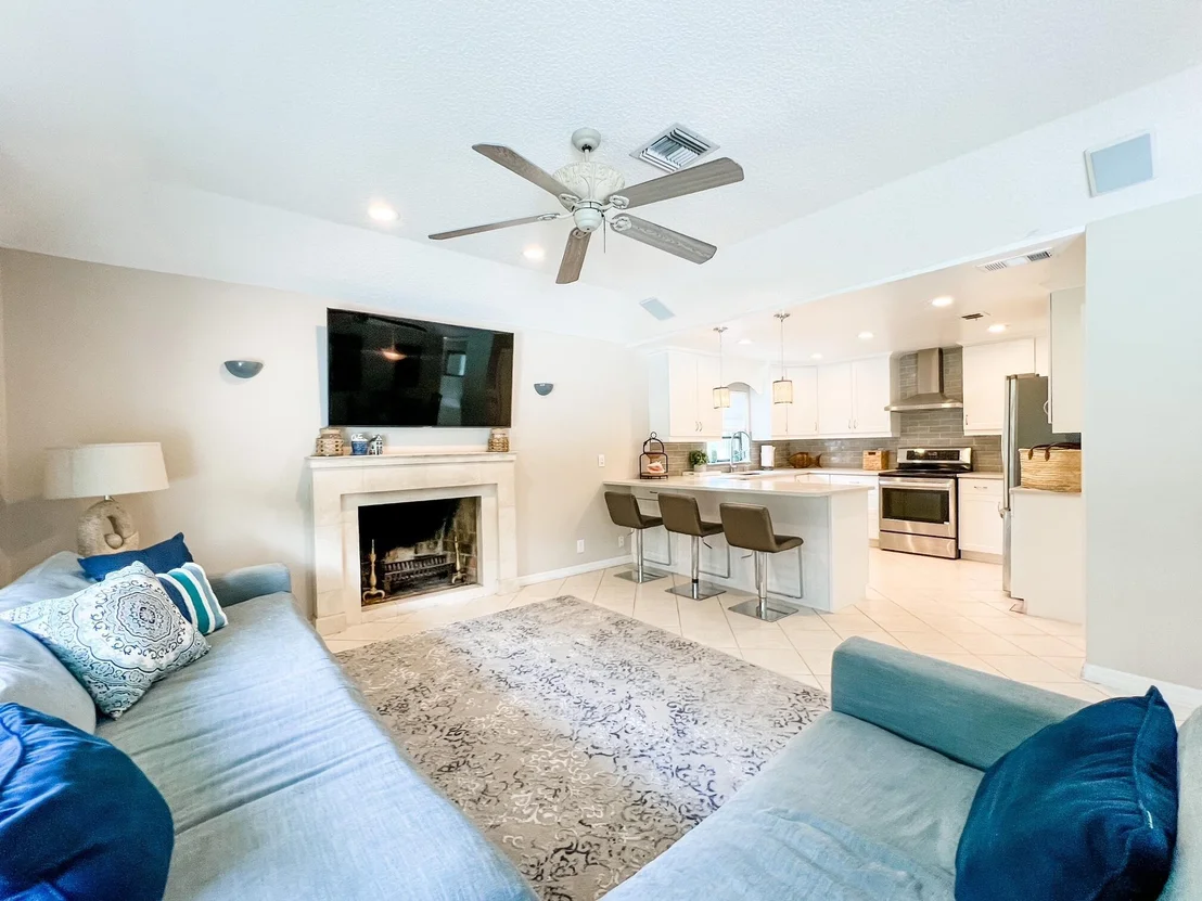 Photo of 4563 Gleneagles Drive