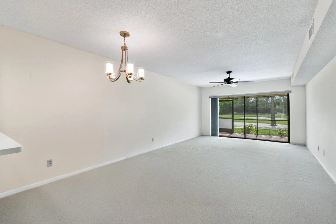 Photo of Unit B at 1001 Pinecrest Circle