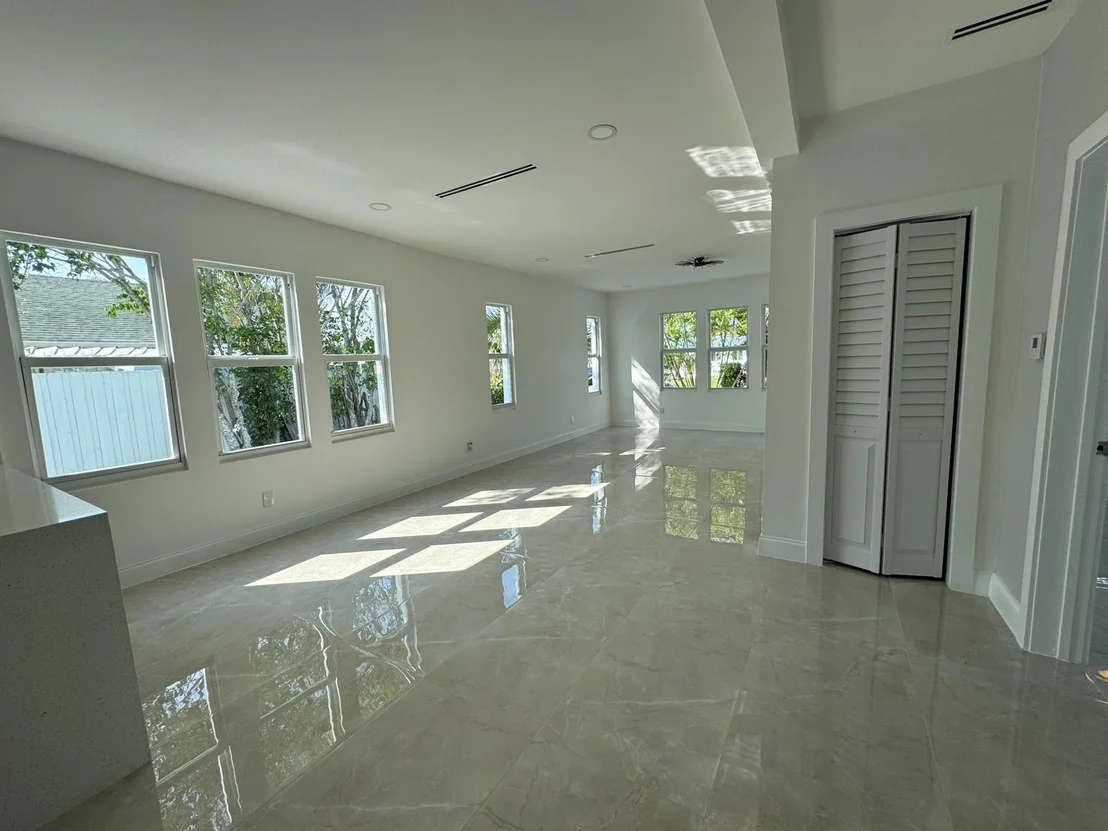 Photo of 418 Colonial Road