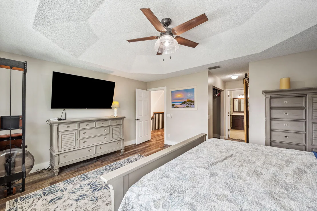 Photo of 7064 Middlebury Drive