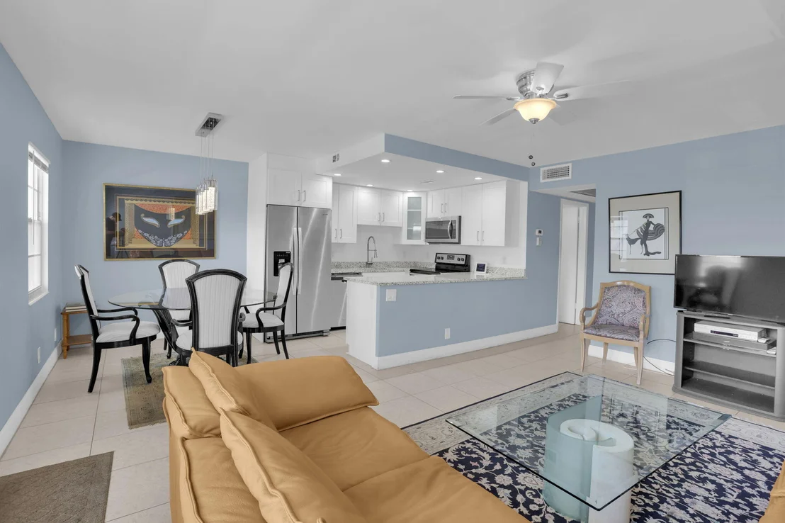 Photo of 2070 Exeter D
