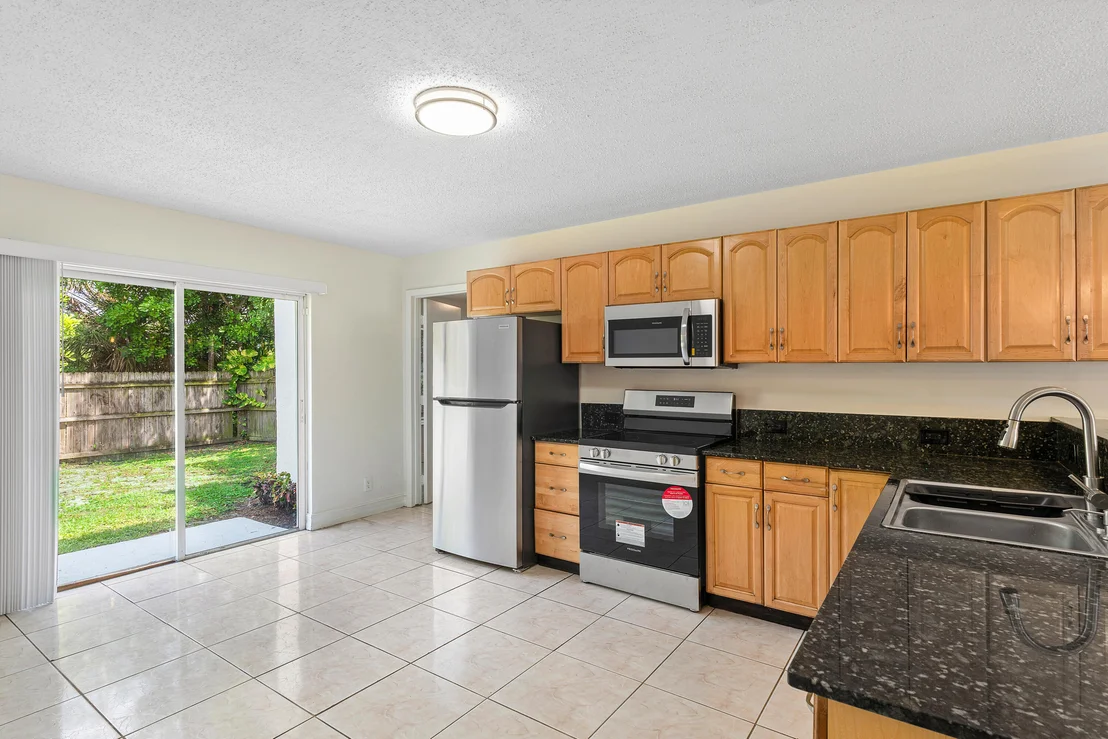 Photo of 5921 Ithaca Circle W