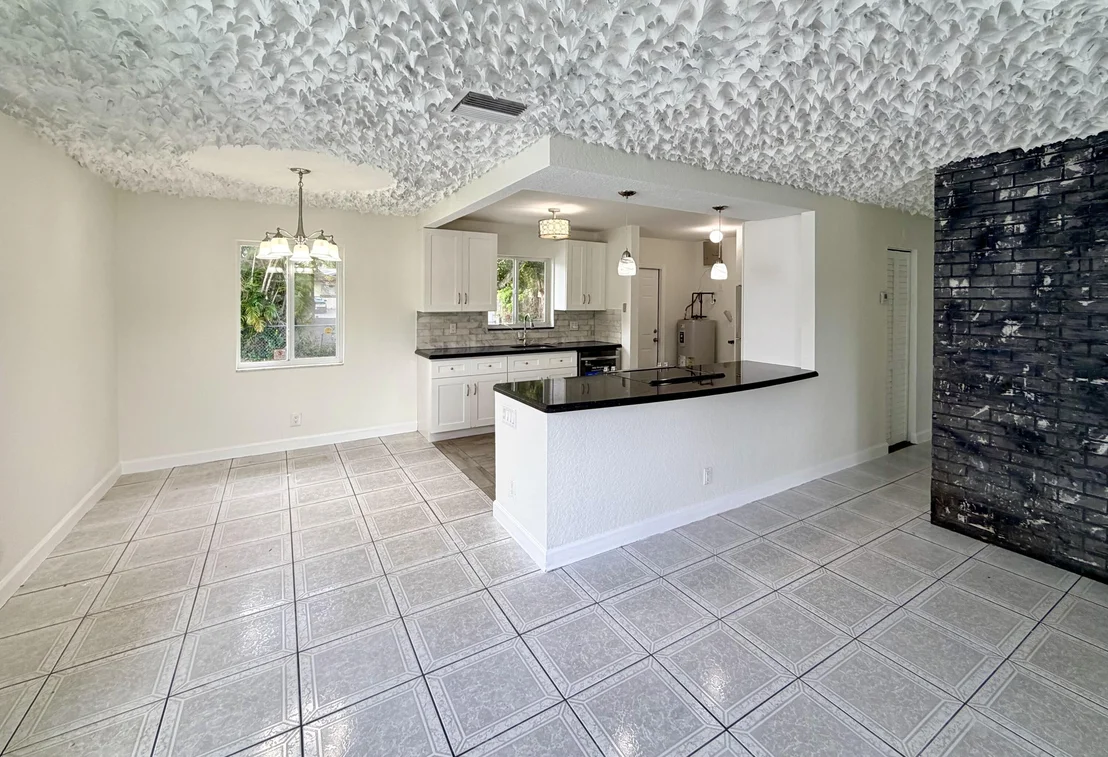 Photo of 2811 NW 8th Street