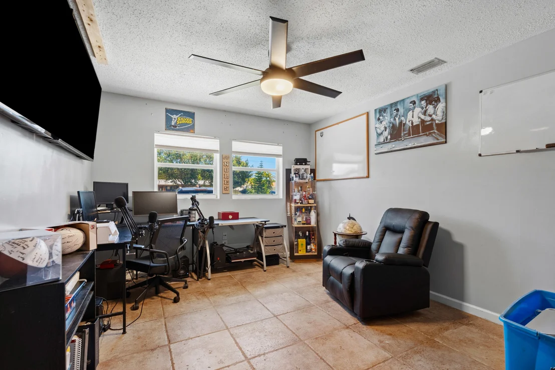 Photo of 520 SE Dolphin Drive