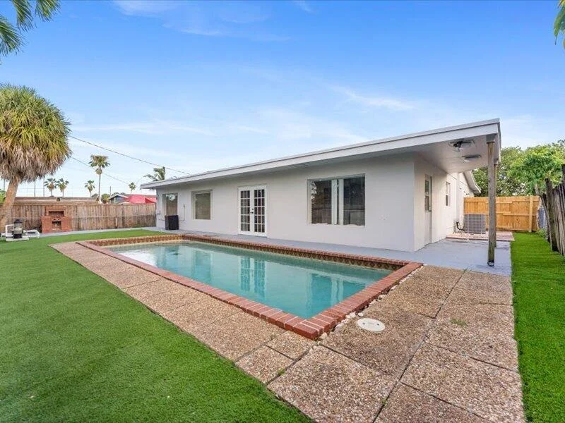 Photo of 311 W Sample Road