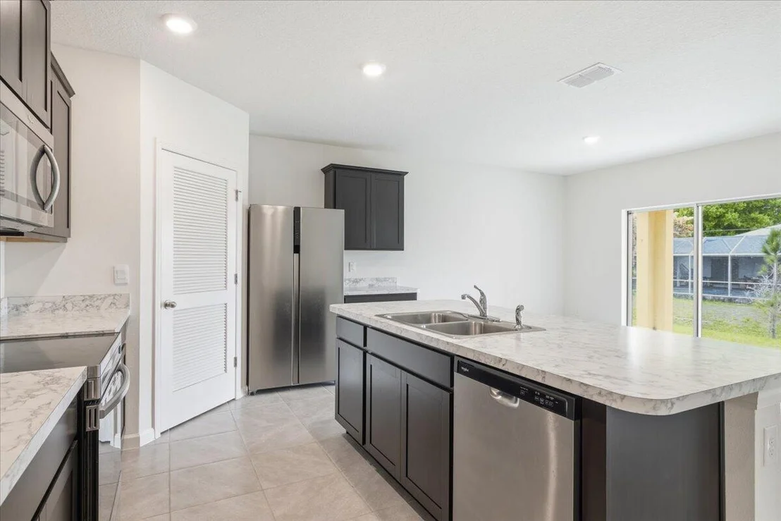 Photo of 1072 Roseland Road