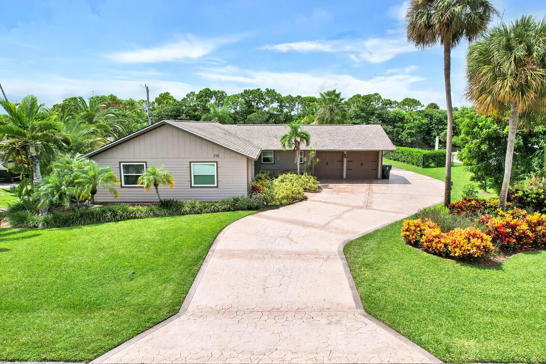Photo of 218 Akron Road