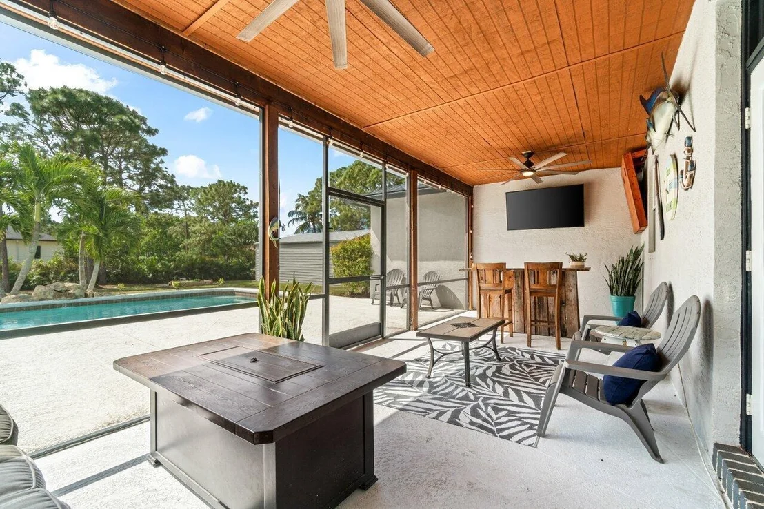 Photo of 18312 Orange Grove Boulevard