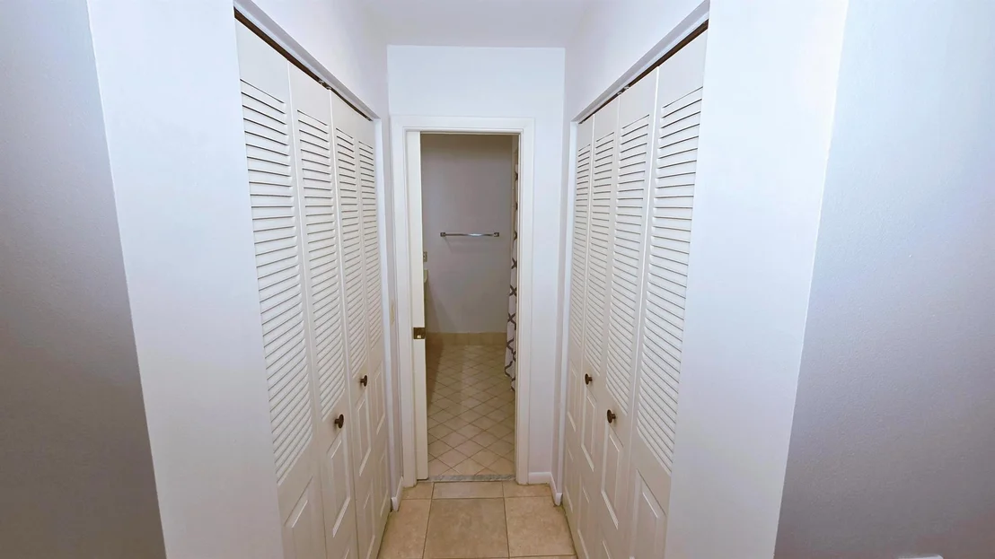 Photo of 2196 Charleston