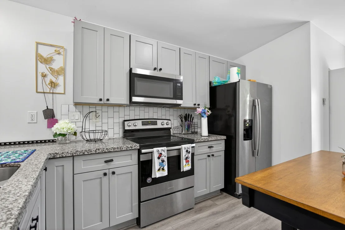 Photo of 700 NW 17th Terrace