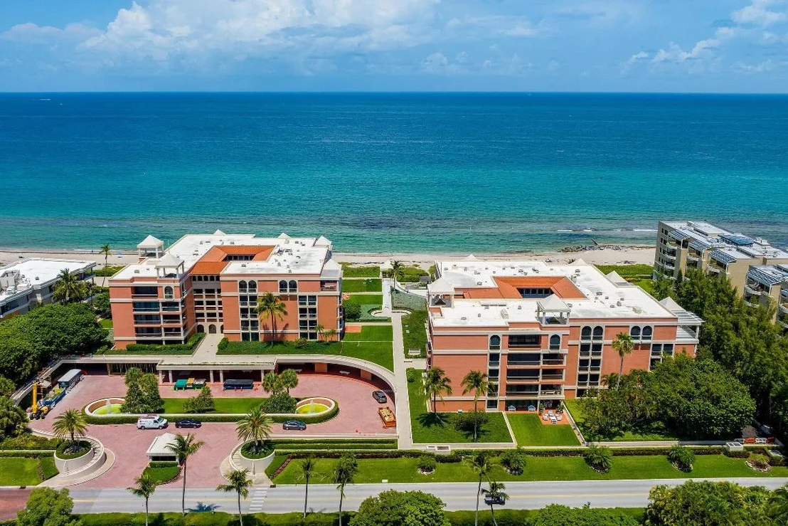 Photo of Unit S2223 at 2 N Breakers Row