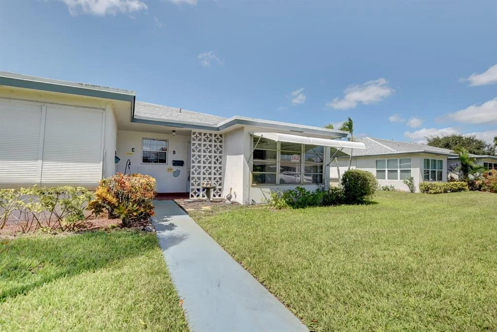 Photo of Unit D at 1160 Circle Drive