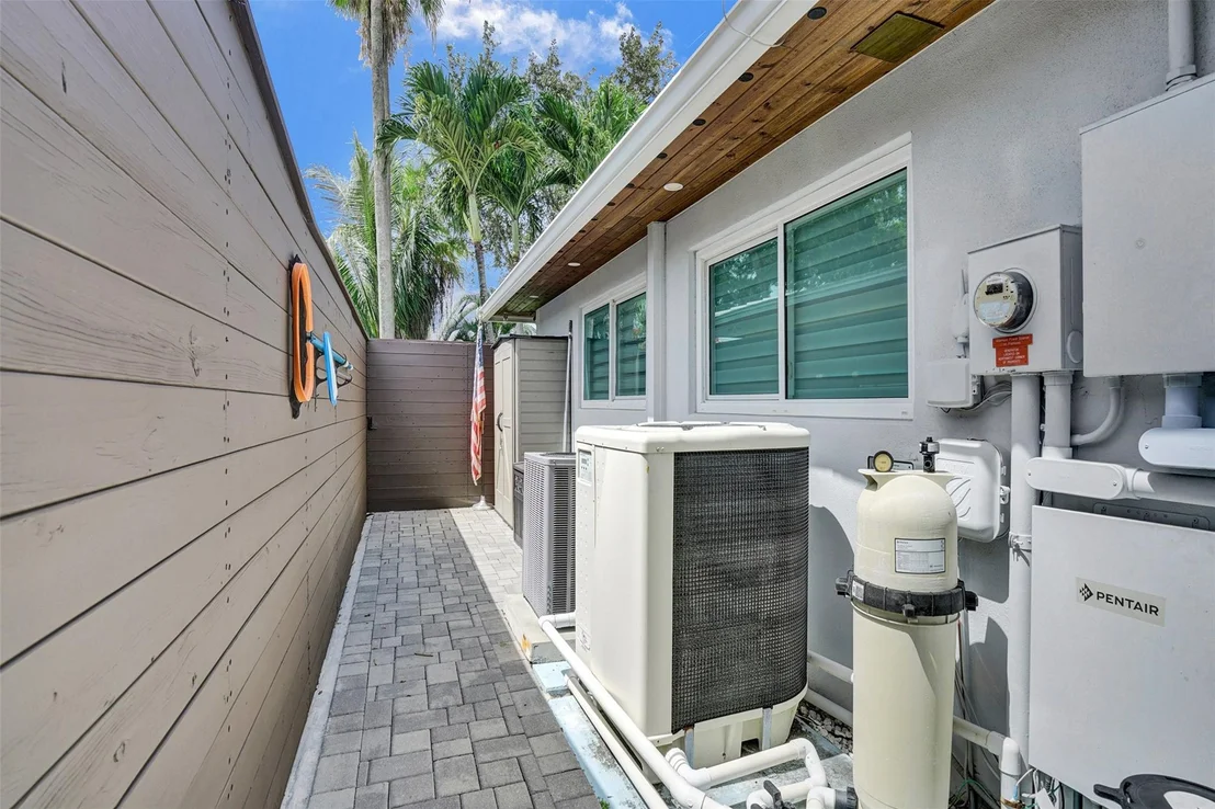 Photo of 131 SE 8th Street