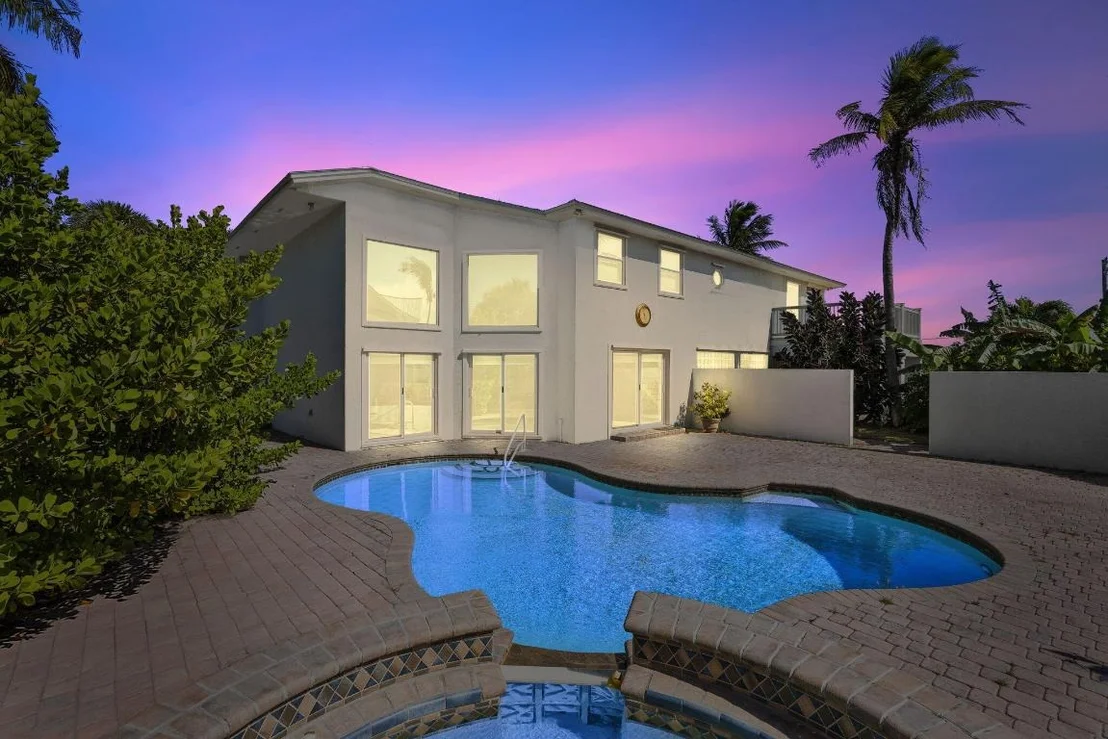 Photo of 1911 Surfside Drive