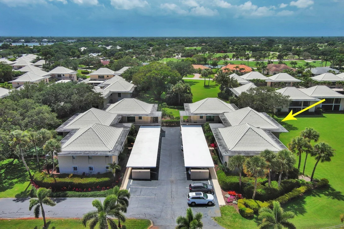 Photo of Unit E at 5 SE Concourse Drive