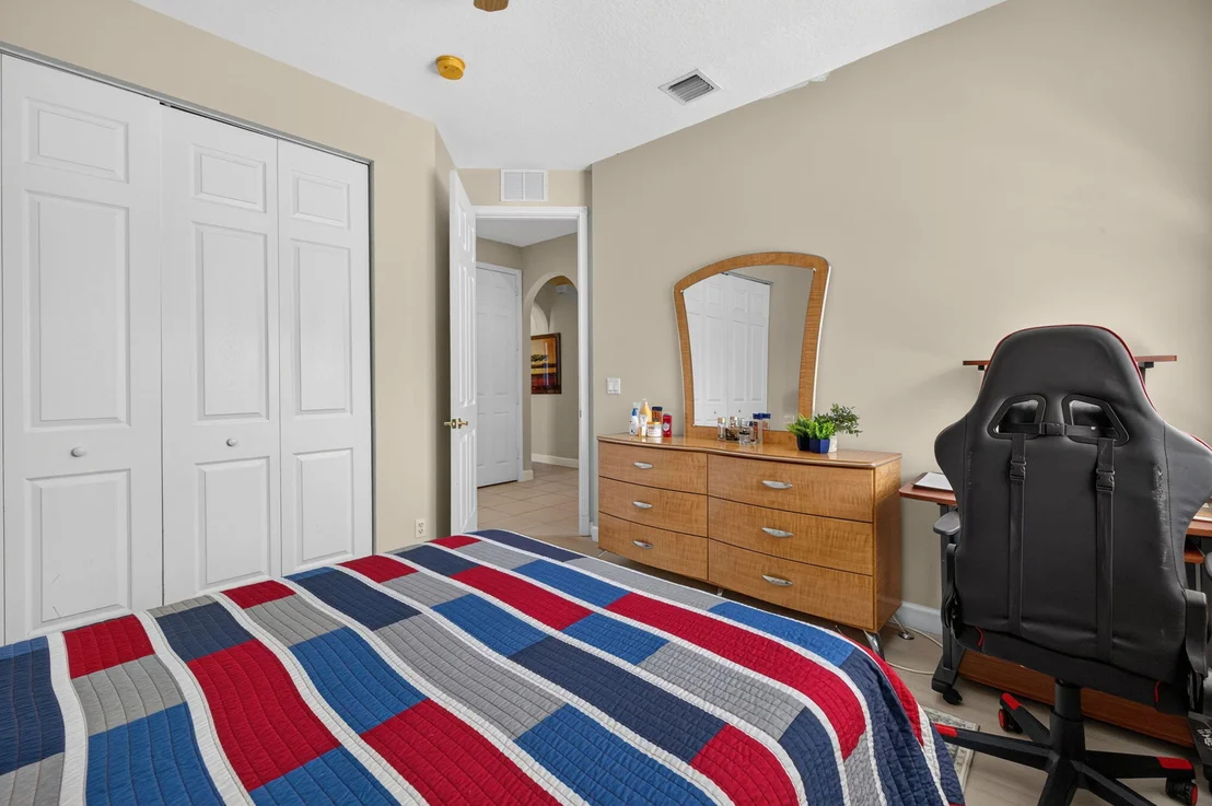 Photo of 755 SW RIVER BEND Circle