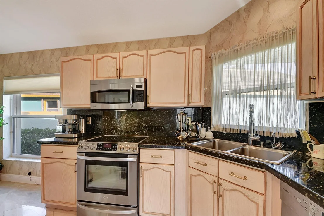Photo of 120 Harbor Lake Circle