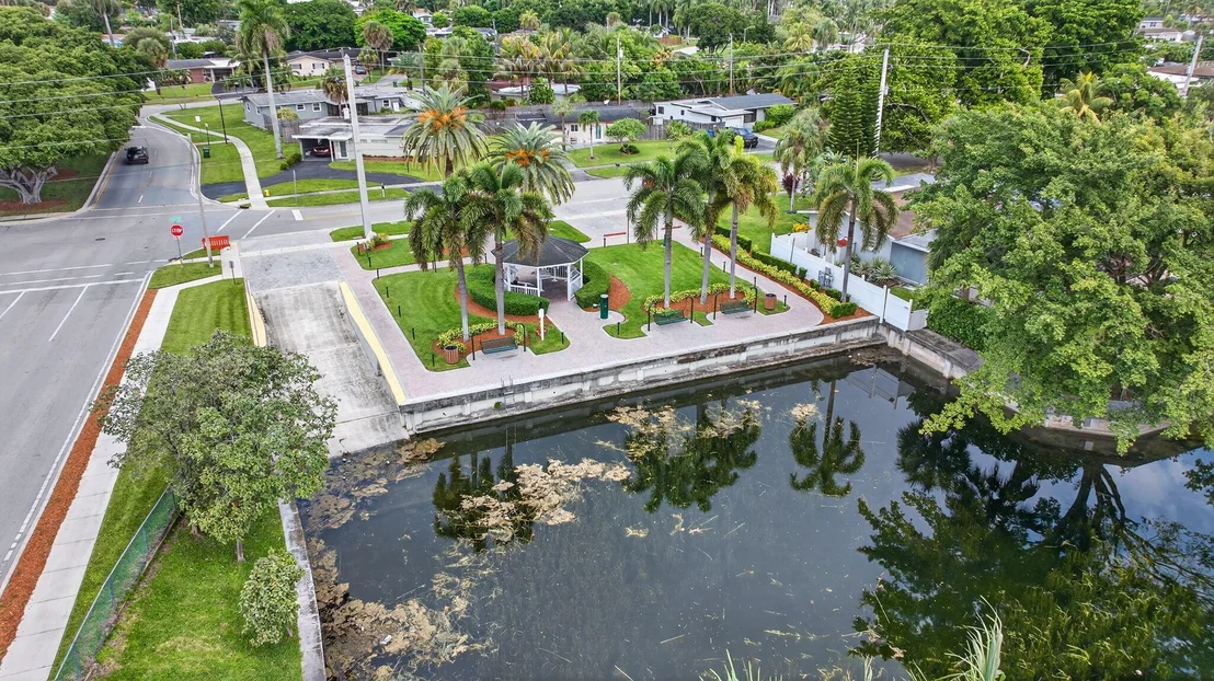 Photo of 1713 W River Drive