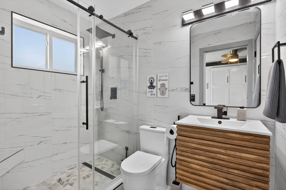 Photo of 1530 W River Drive