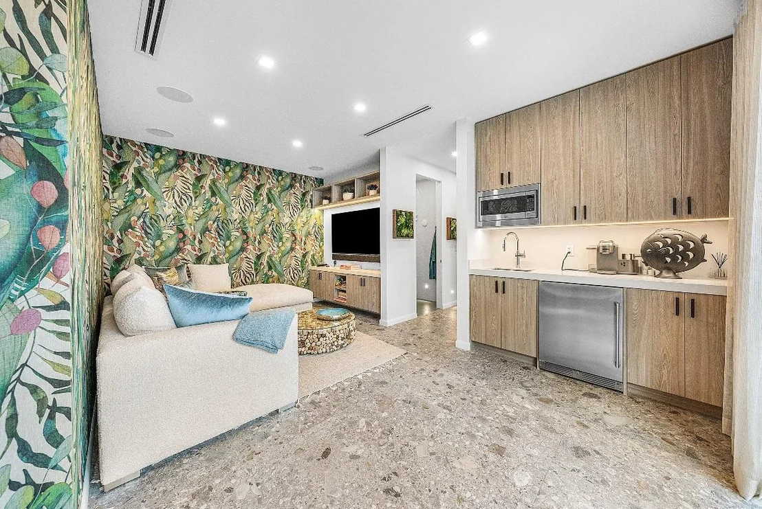 Photo of 6641 Giralda Circle
