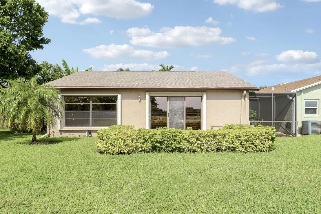 Photo of 5481 Mirror Lakes Boulevard