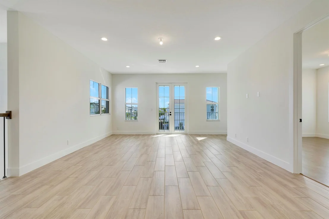 Photo of 9194 Crestview Circle