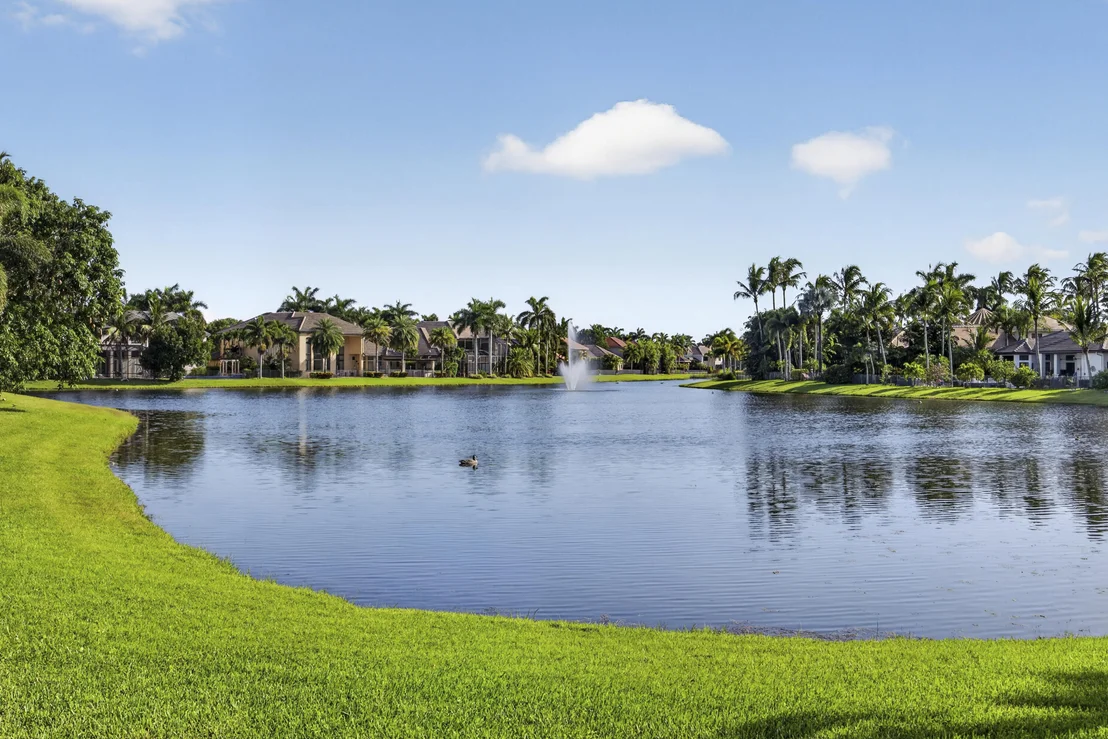 Photo of 10715 Versailles Boulevard