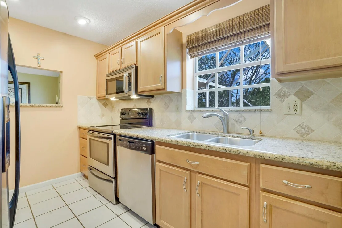 Photo of 1836 Edgewater Drive