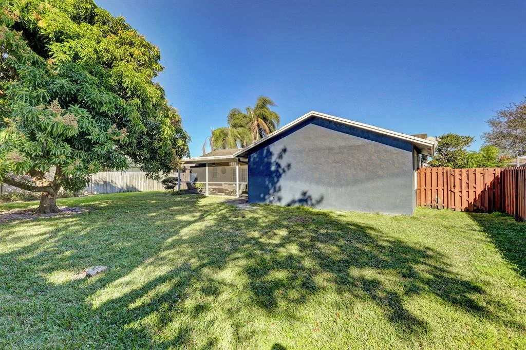 Photo of 1207 Larch Way