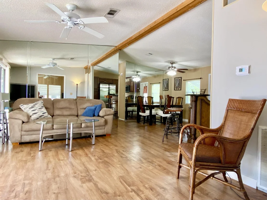 Photo of 400 N A1a 122