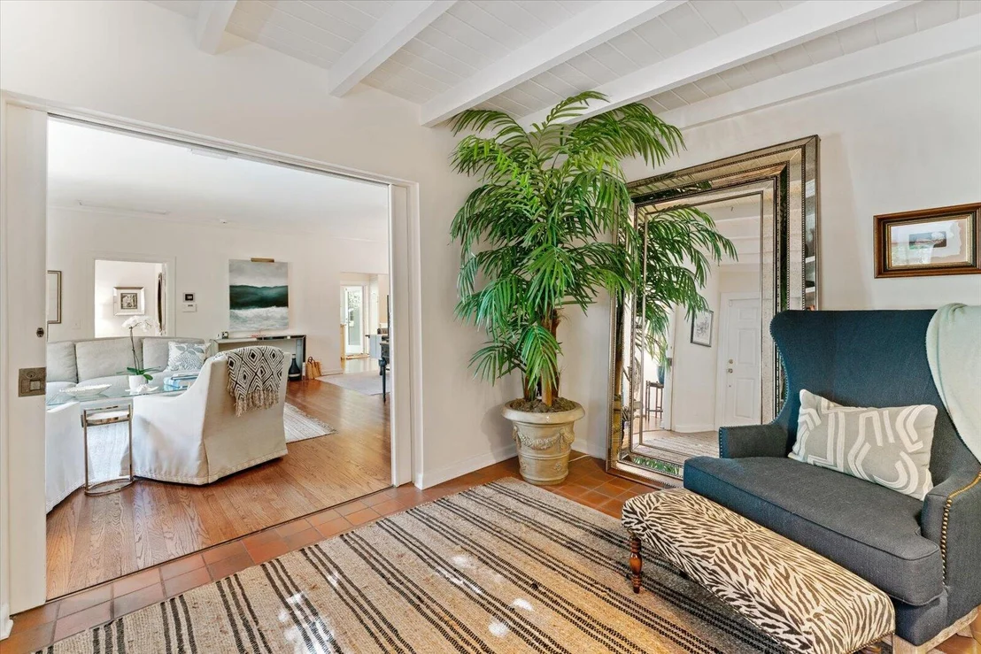 Photo of 733 Sunset Road