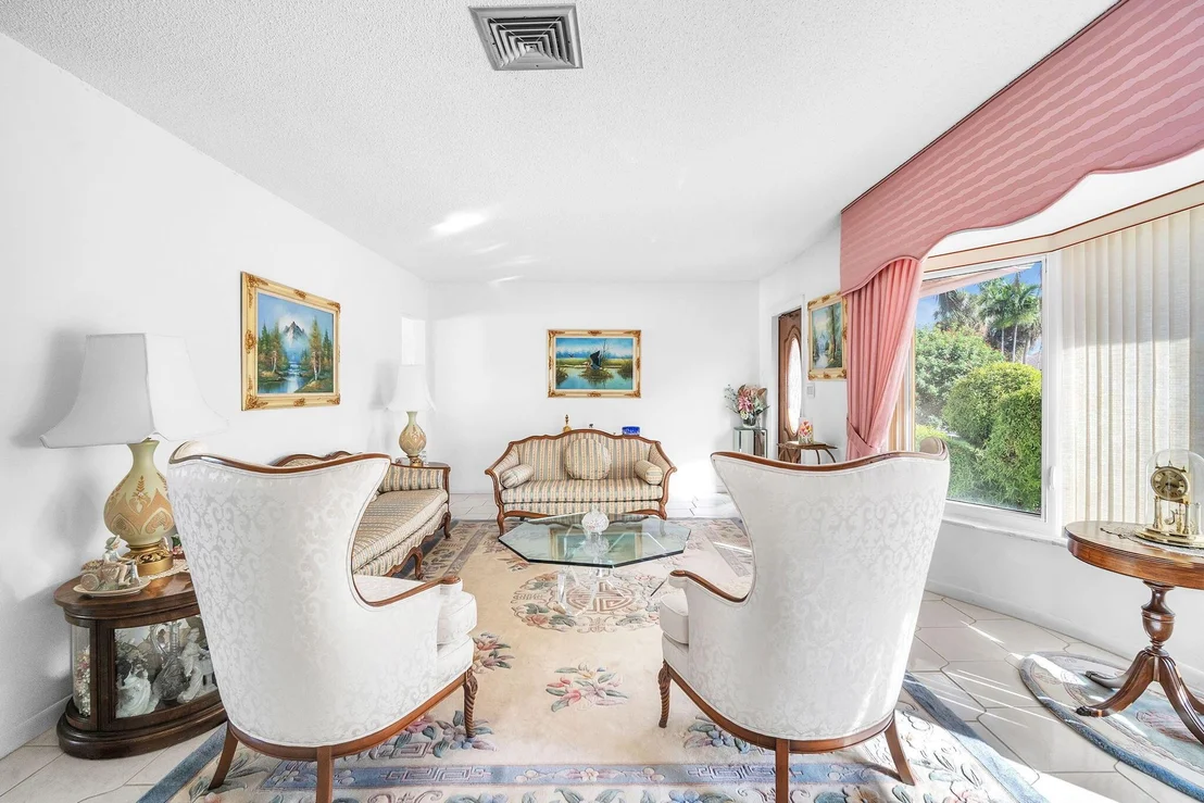 Photo of 2785 SE 4th Street