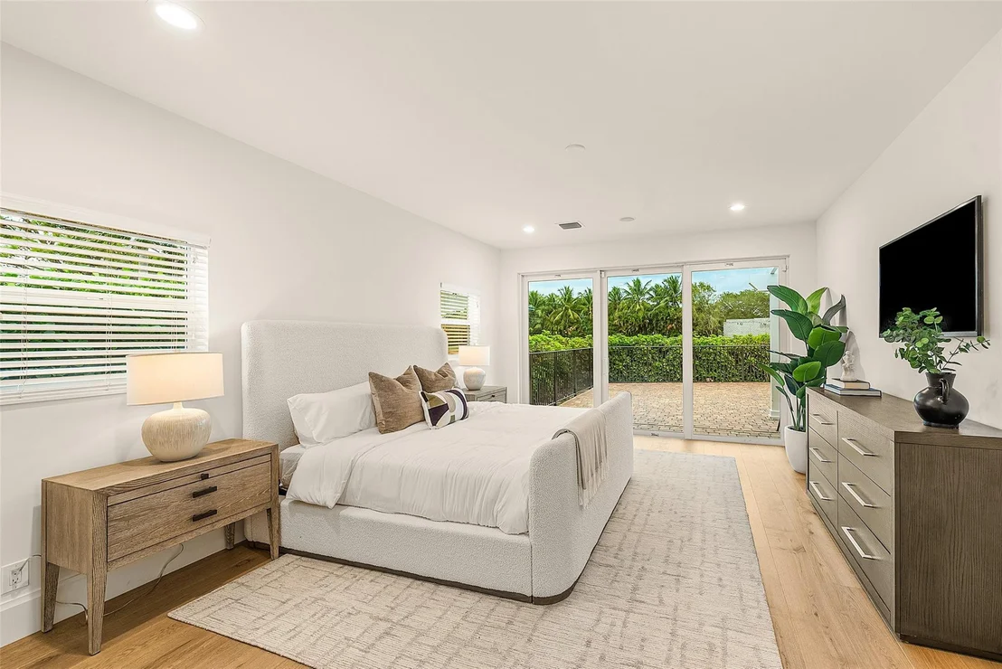 Photo of 4877 Pineview Circle