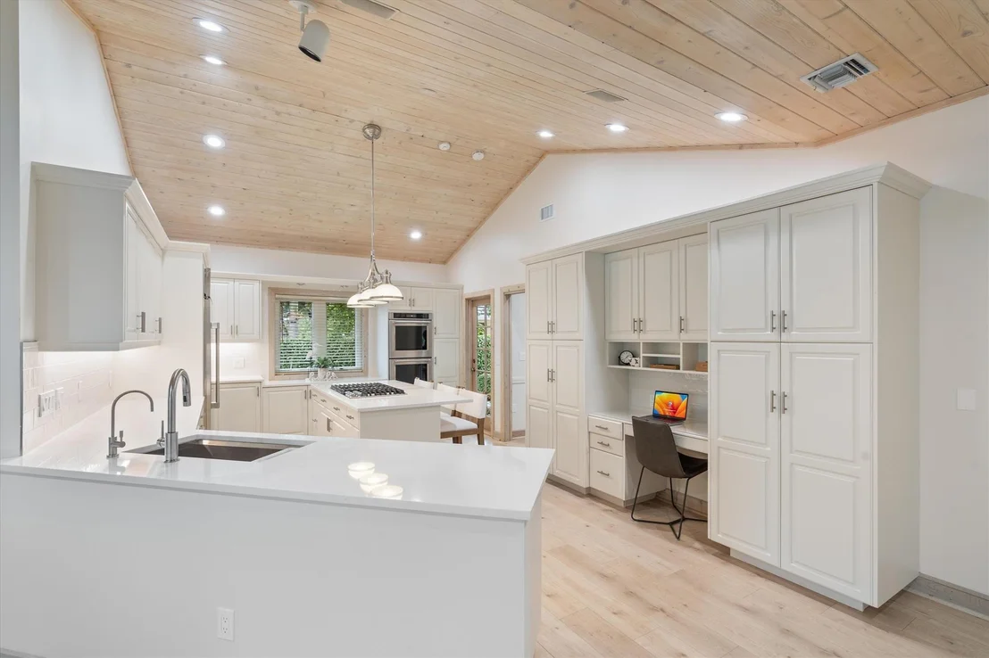 Photo of 121 Turnberry Drive